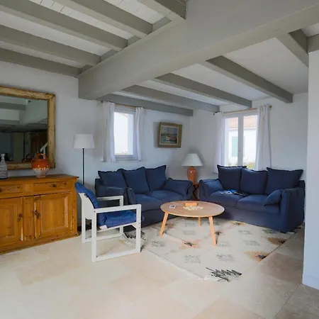 Clement - 400 M - Coeur Village Nyaraló